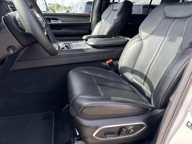 2024 Jeep Wagoneer Series II 4x2