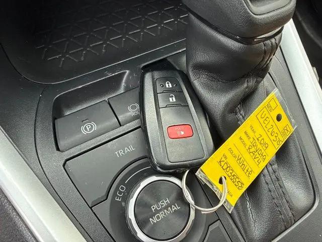 2019 Toyota RAV4 Hybrid XLE