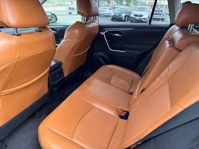 2019 Toyota RAV4 Hybrid XLE