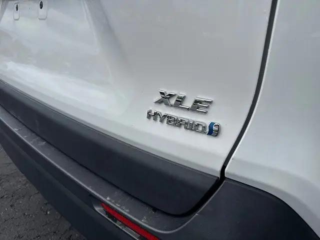 2019 Toyota RAV4 Hybrid XLE