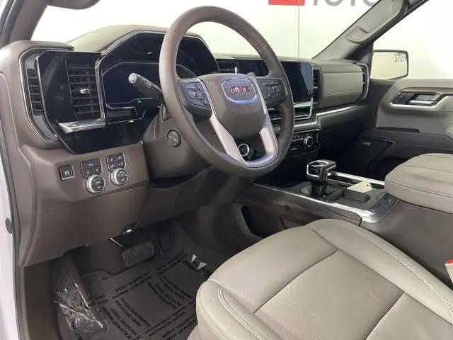 2025 GMC Sierra 1500 4WD Crew Cab Short Box SLT