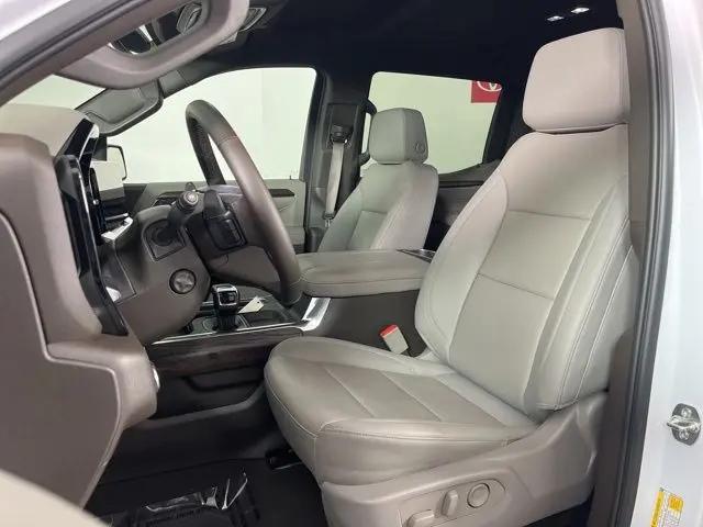 2025 GMC Sierra 1500 4WD Crew Cab Short Box SLT