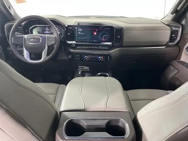 2025 GMC Sierra 1500 4WD Crew Cab Short Box SLT