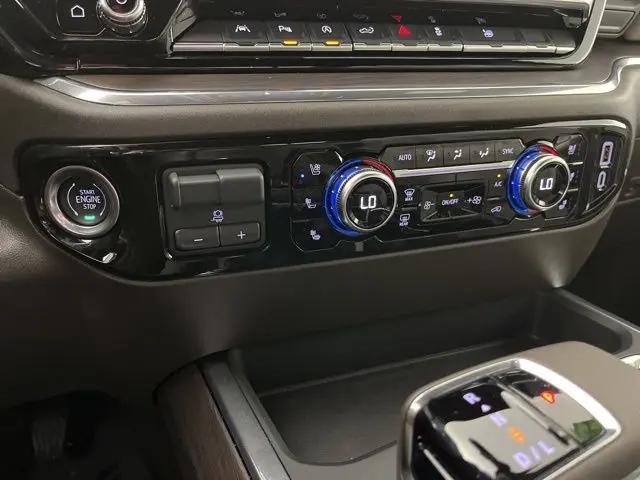 2025 GMC Sierra 1500 4WD Crew Cab Short Box SLT