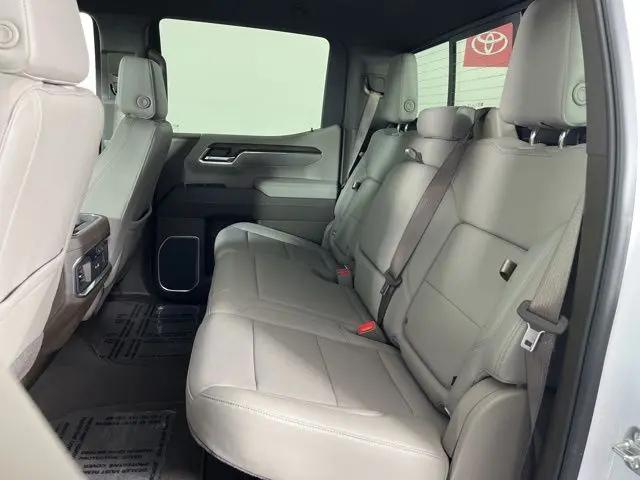 2025 GMC Sierra 1500 4WD Crew Cab Short Box SLT