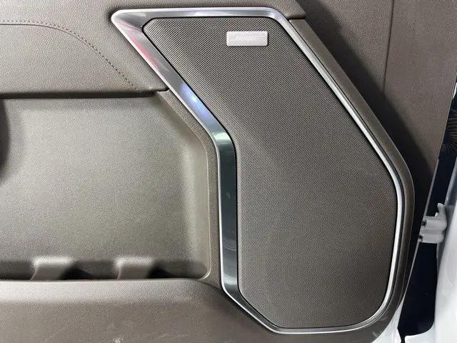 2025 GMC Sierra 1500 4WD Crew Cab Short Box SLT