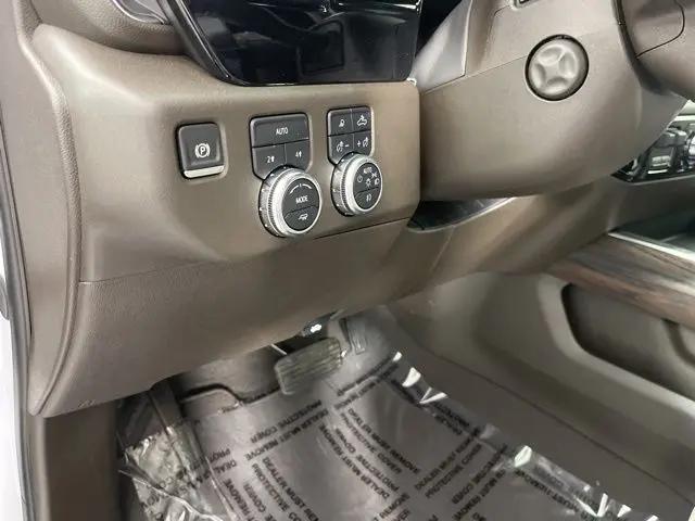 2025 GMC Sierra 1500 4WD Crew Cab Short Box SLT