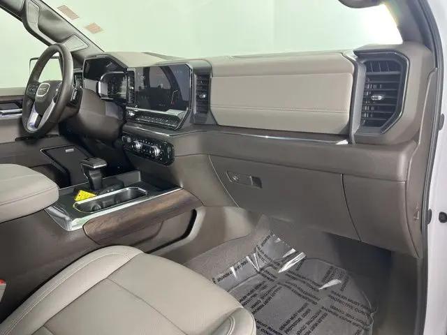 2025 GMC Sierra 1500 4WD Crew Cab Short Box SLT
