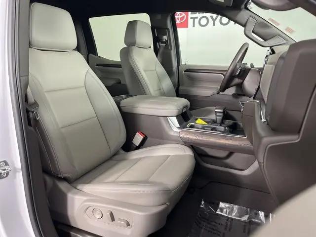 2025 GMC Sierra 1500 4WD Crew Cab Short Box SLT