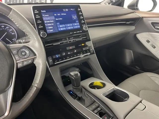 2022 Toyota Avalon Limited Hybrid
