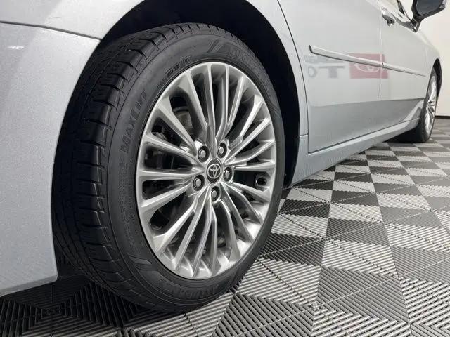 2022 Toyota Avalon Limited Hybrid