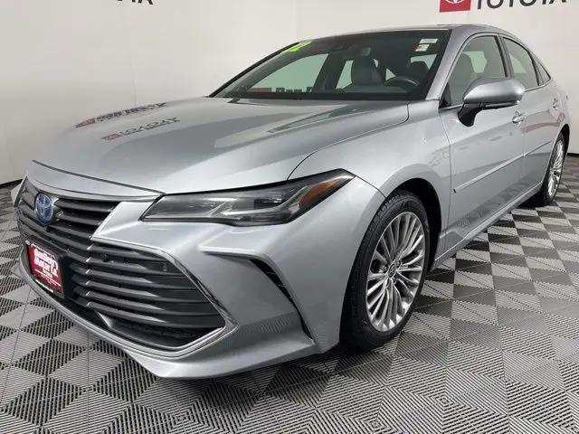 2022 Toyota Avalon Limited Hybrid