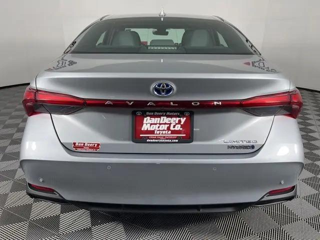 2022 Toyota Avalon Limited Hybrid