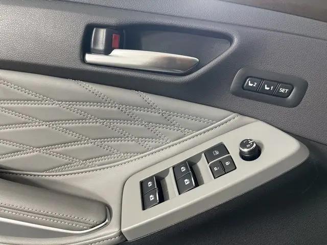 2022 Toyota Avalon Limited Hybrid
