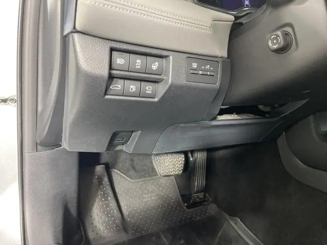 2022 Toyota Avalon Limited Hybrid