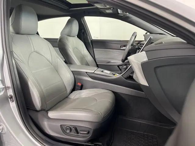 2022 Toyota Avalon Limited Hybrid