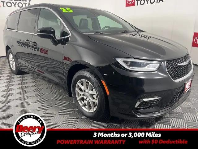 2025 Chrysler Pacifica Select for sale in Cedar Falls, IA