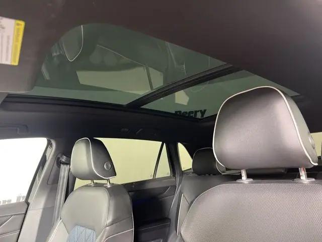 2024 Volkswagen Atlas Cross Sport 2.0T SEL Premium R-Line