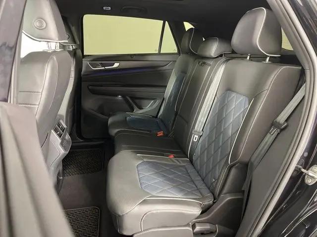 2024 Volkswagen Atlas Cross Sport 2.0T SEL Premium R-Line