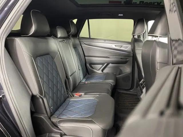 2024 Volkswagen Atlas Cross Sport 2.0T SEL Premium R-Line