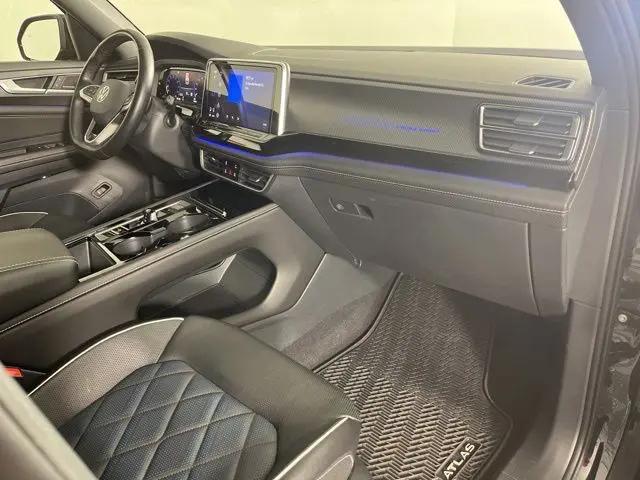 2024 Volkswagen Atlas Cross Sport 2.0T SEL Premium R-Line