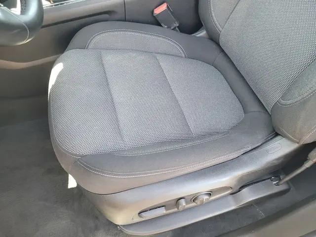 2023 Chevrolet Traverse AWD LT Cloth