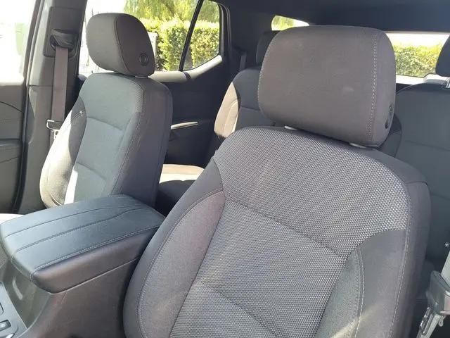 2023 Chevrolet Traverse AWD LT Cloth
