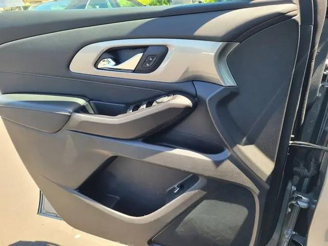 2023 Chevrolet Traverse AWD LT Cloth