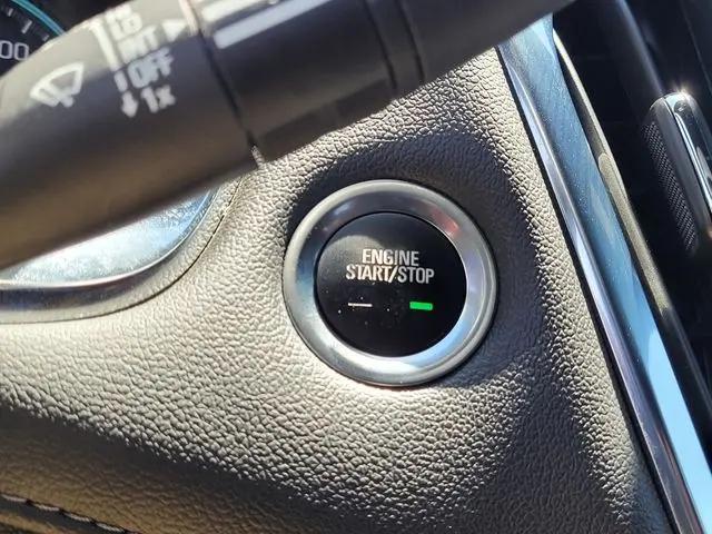 2023 Chevrolet Traverse AWD LT Cloth