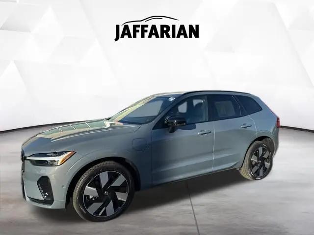 2024 Volvo XC60 Recharge T8 Plus Dark Theme