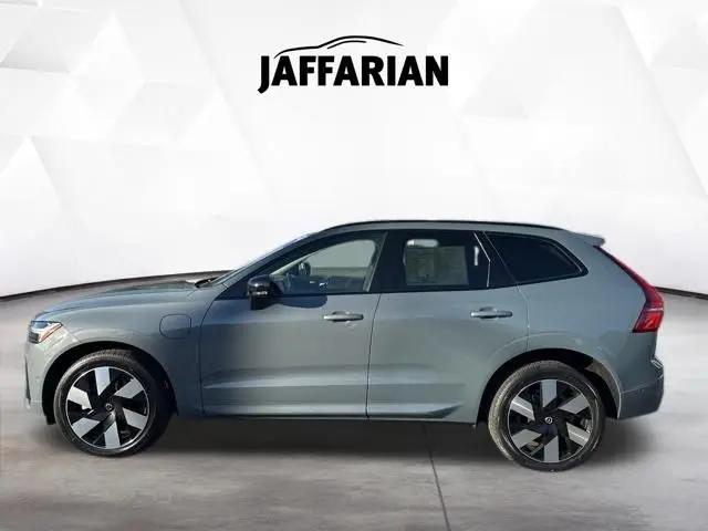 2024 Volvo XC60 Recharge T8 Plus Dark Theme