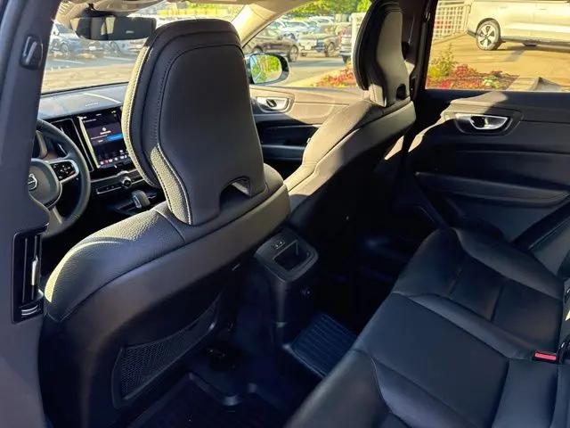 2024 Volvo XC60 Recharge T8 Plus Dark Theme