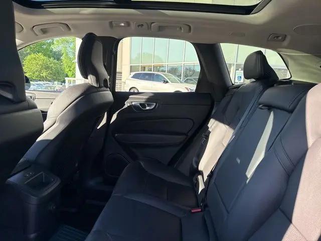 2024 Volvo XC60 Recharge T8 Plus Dark Theme