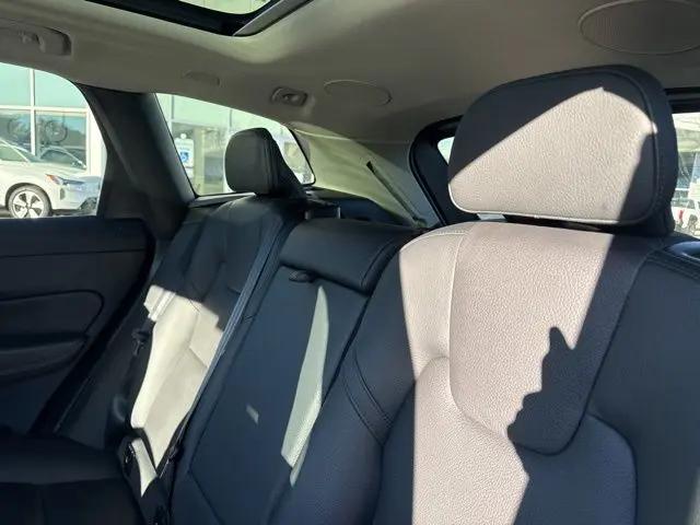 2024 Volvo XC60 Recharge T8 Plus Dark Theme