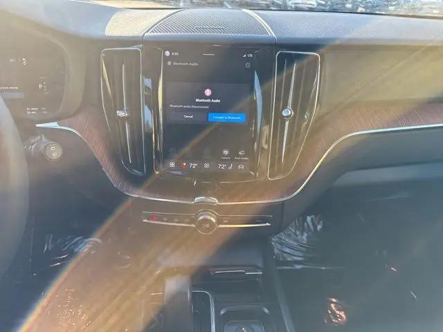 2024 Volvo XC60 Recharge T8 Plus Dark Theme