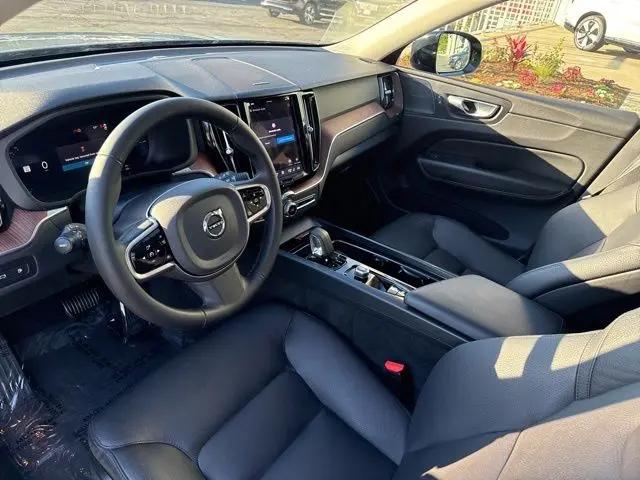 2024 Volvo XC60 Recharge T8 Plus Dark Theme