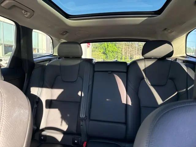 2024 Volvo XC60 Recharge T8 Plus Dark Theme