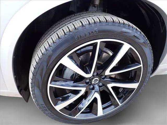 2021 Volvo XC90 T6 Momentum 7 Passenger