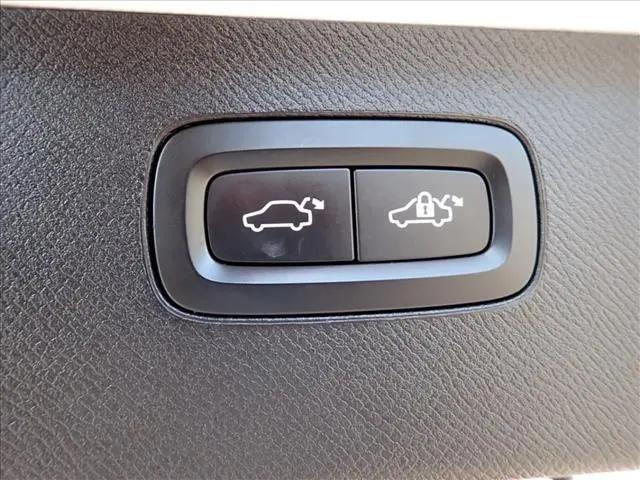 2021 Volvo XC90 T6 Momentum 7 Passenger