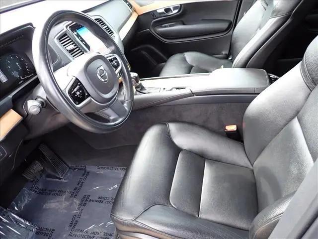 2021 Volvo XC90 T6 Momentum 7 Passenger