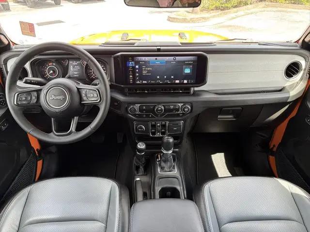 2025 Jeep Wrangler 4-Door Summit 4x4