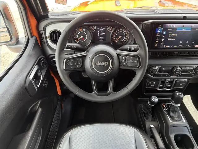 2025 Jeep Wrangler 4-Door Summit 4x4
