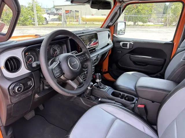 2025 Jeep Wrangler 4-Door Summit 4x4