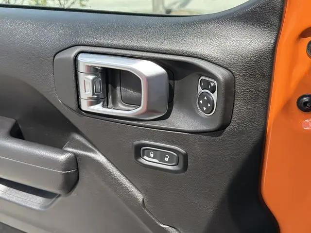 2025 Jeep Wrangler 4-Door Summit 4x4
