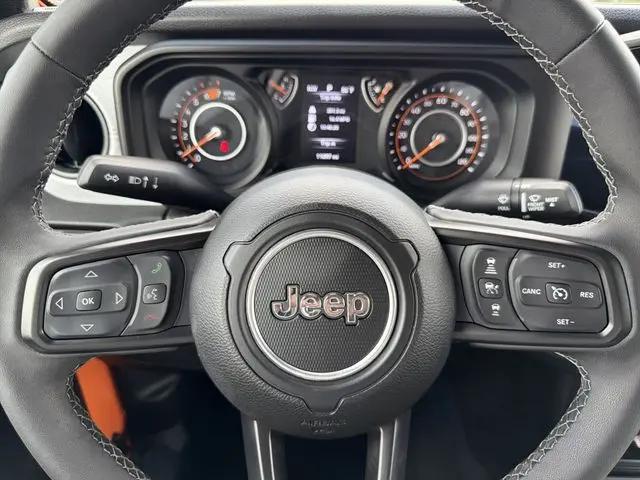 2025 Jeep Wrangler 4-Door Summit 4x4