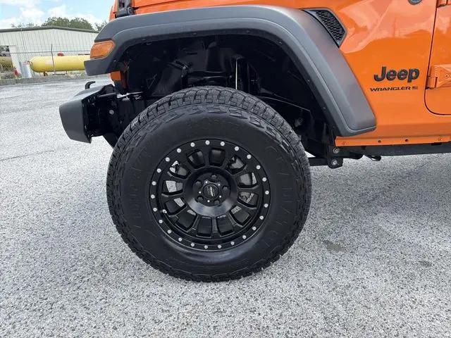 2025 Jeep Wrangler 4-Door Summit 4x4