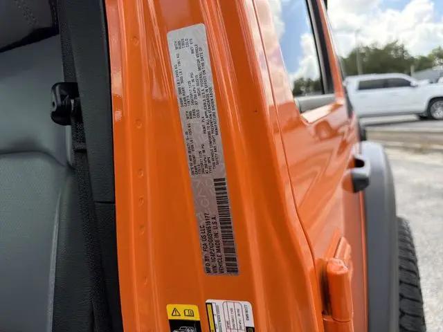 2025 Jeep Wrangler 4-Door Summit 4x4