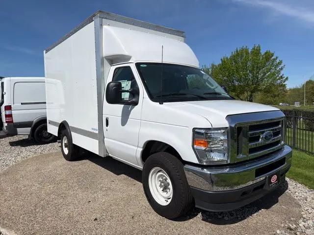 2025 Ford E-350 Cutaway E-350