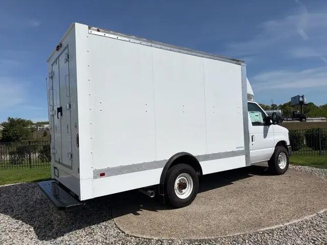 2025 Ford E-350 Cutaway E-350