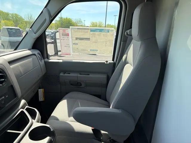 2025 Ford E-350 Cutaway E-350